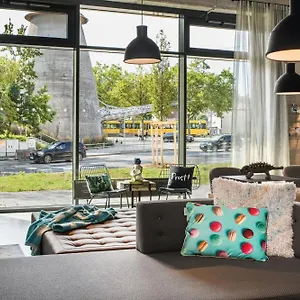 moxy-stuttgart-feuerbach.stuttgart-hotel.com/